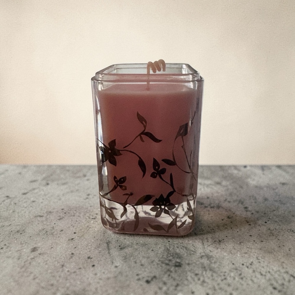 Floral Glass vanilla cake pop 16 oz Candle - Decorative handmade reusable glass